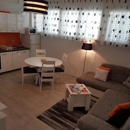 Samp Apartment *